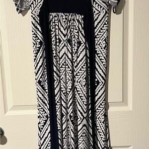 Stylish Blue and White Geometric Maxi Dress